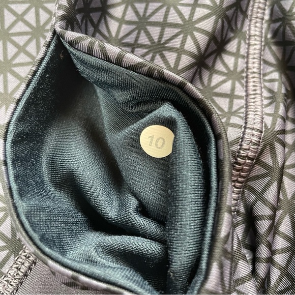 Lululemon Boogie Micro Shorts Women’s 10 Diamond Geometric Print Baddie Low Rise - Picture 10 of 12